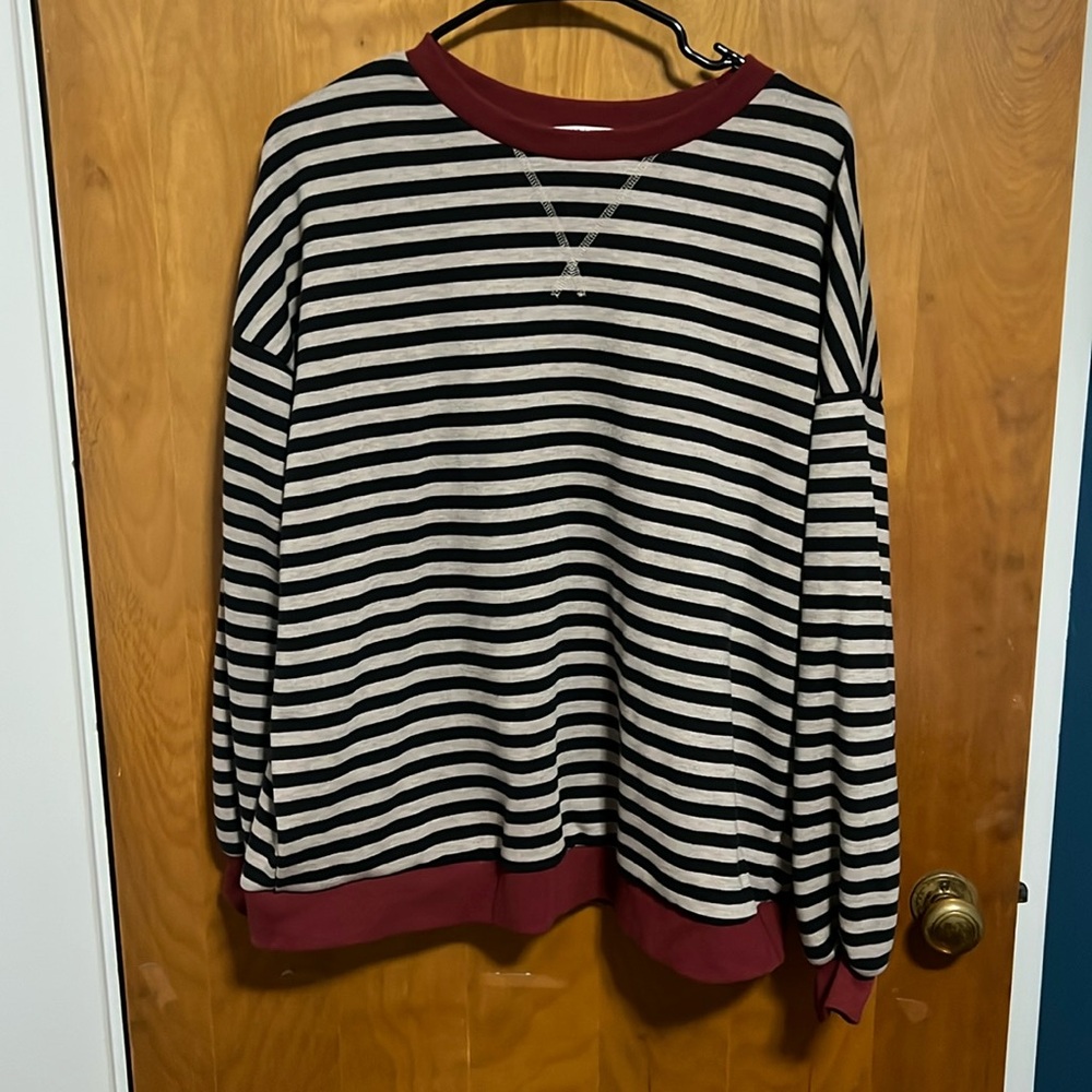 Ueu Crewneck